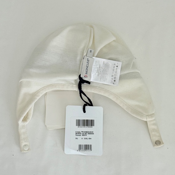 Monocle baby hat. - Picture 3 of 6